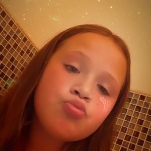 Meet your Posher, Caitlin